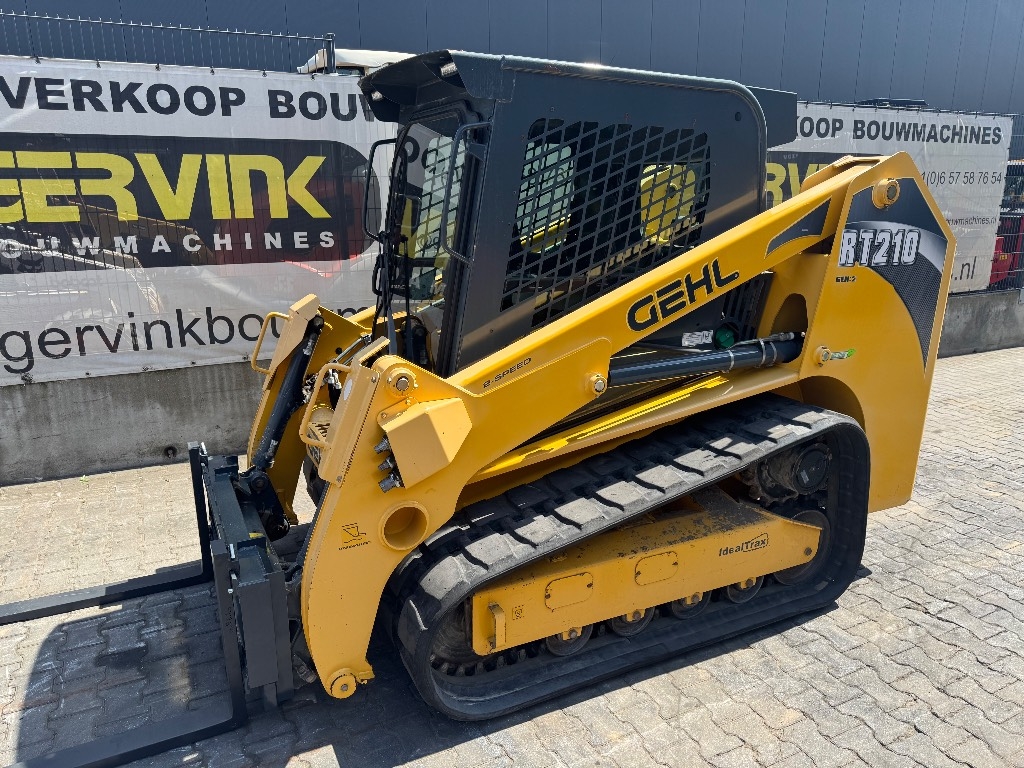 Gehl RT 210
