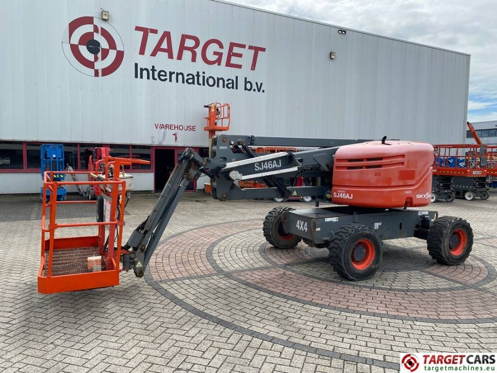 SkyJack SJ46AJ Articulateed 4x4 Diesel Boom Lift 1593cm