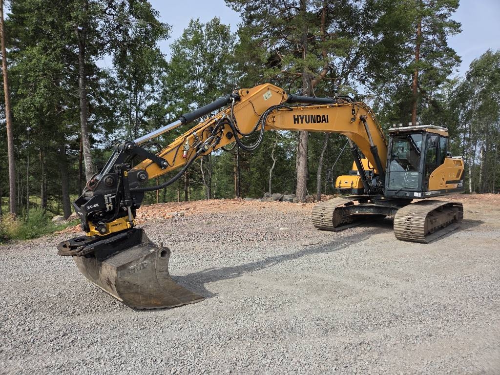 Hyundai HX 220L Bandgrävare Nya kedjor mm!