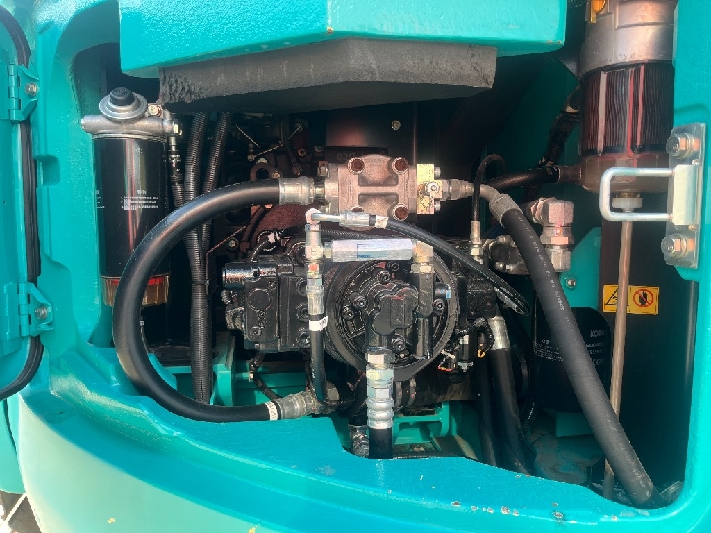 Kobelco SK 230 SR LC / Engcon、铲斗、润滑脂 kuva 9