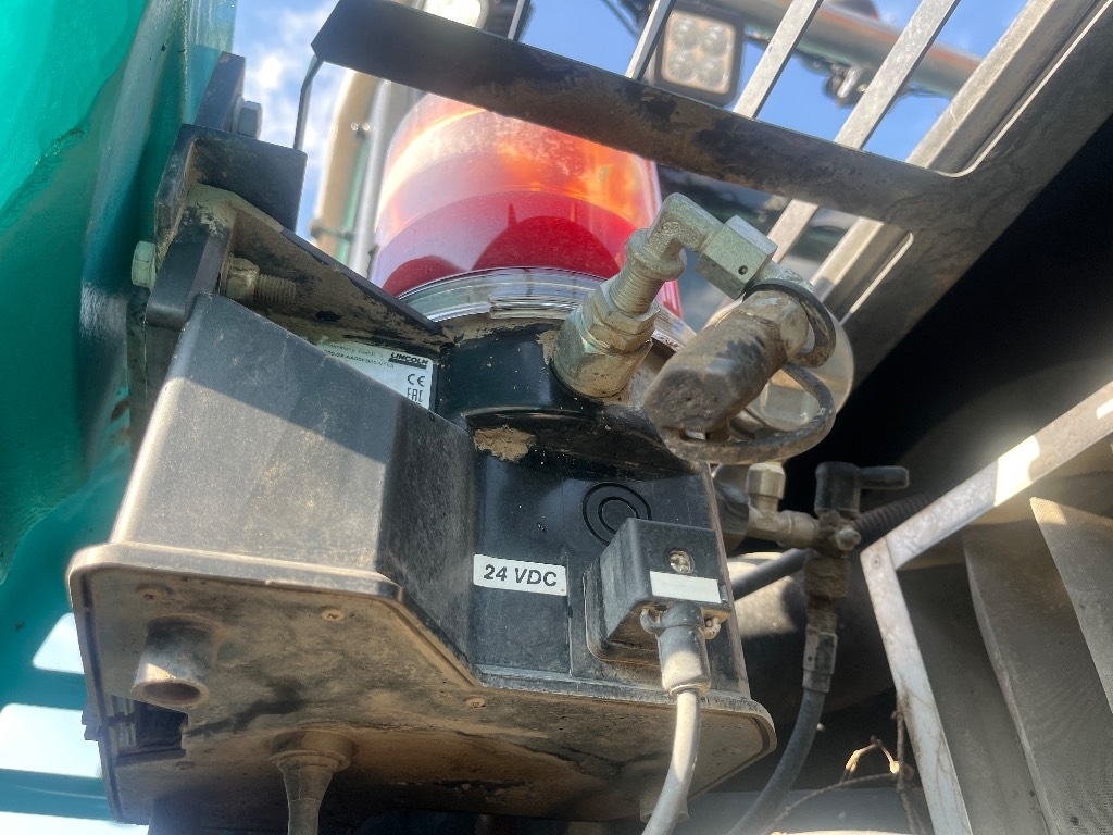 Kobelco SK 230 SR LC / Engcon、铲斗、润滑脂 kuva 10