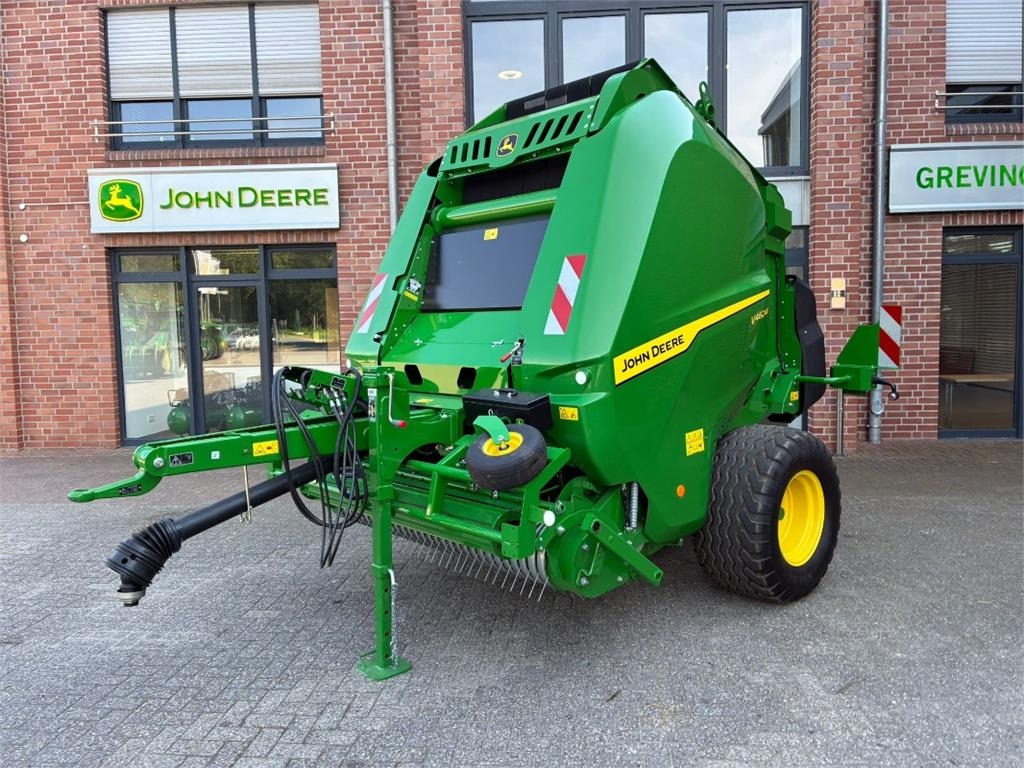 John Deere V462M