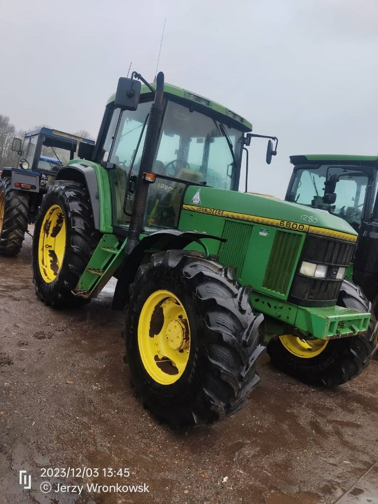 John Deere 6800