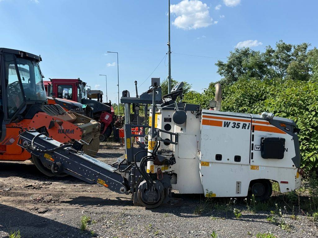 Wirtgen W 35 RI
