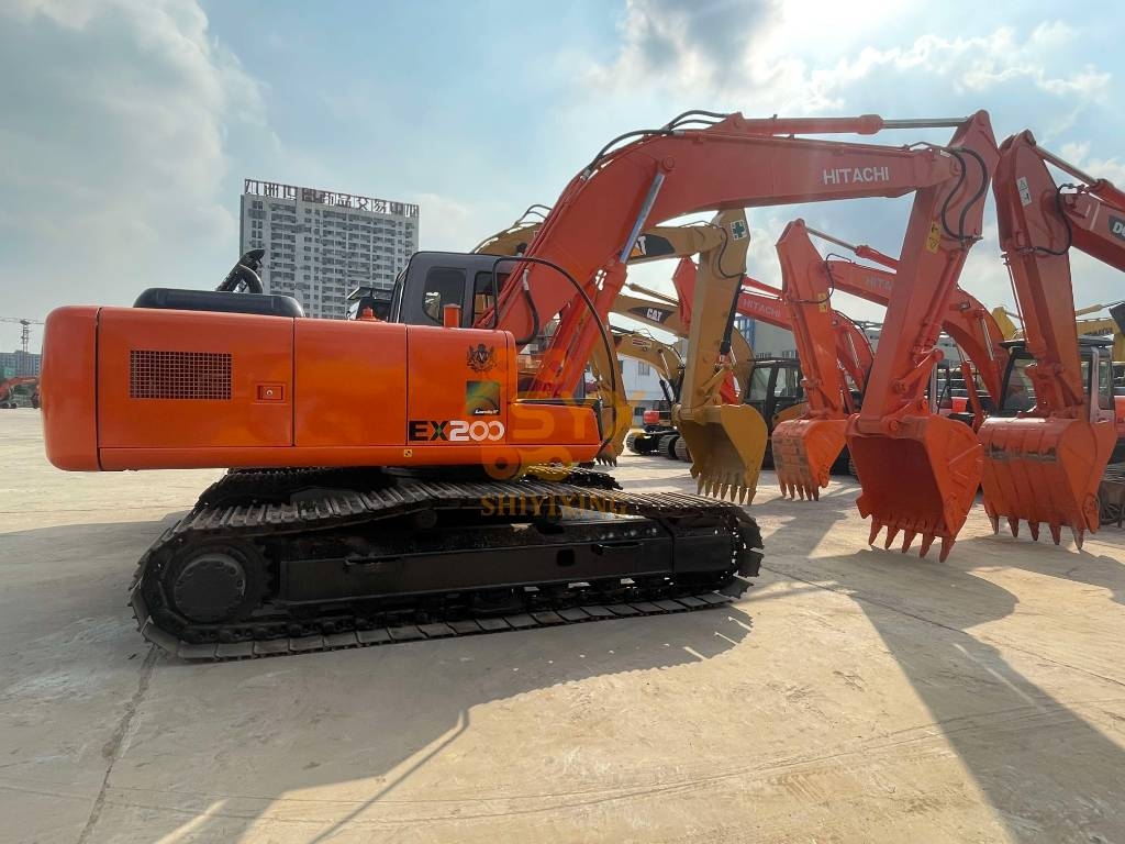 Hitachi EX 200