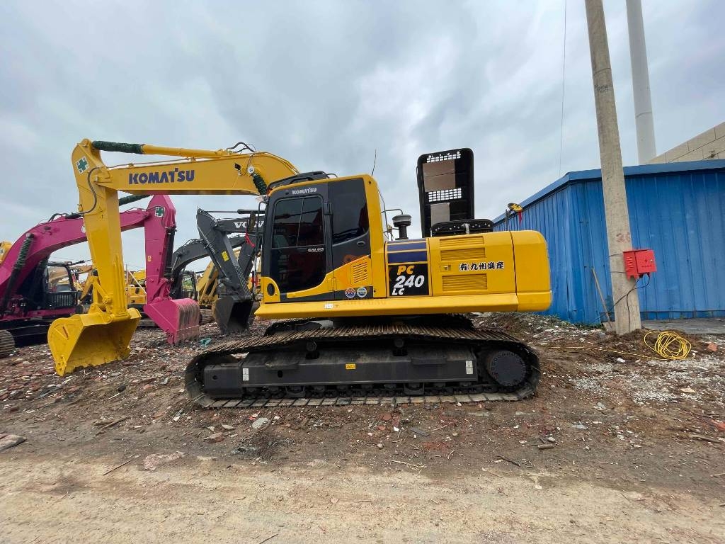 Komatsu PC 240-8