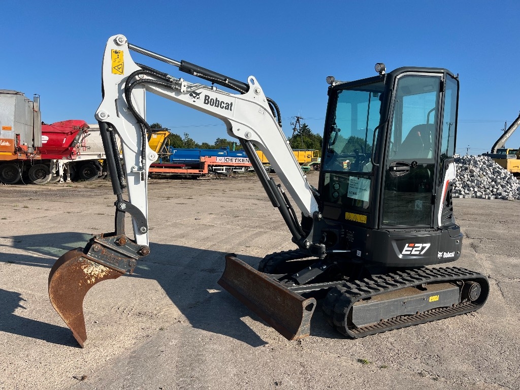 Mini-pelle Bobcat E 27 — occasion 2024
