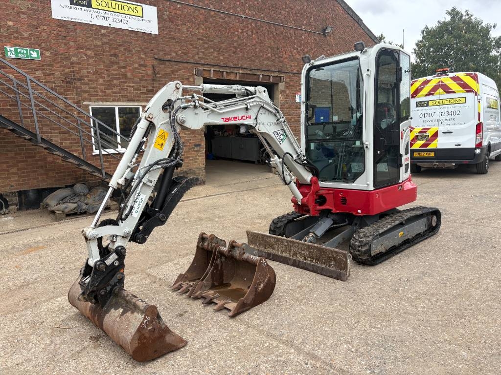 Takeuchi TB 325 R