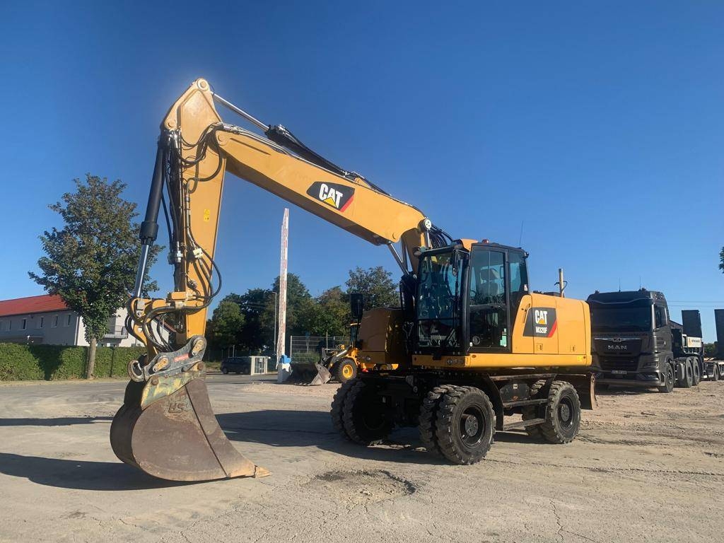 CAT M320F