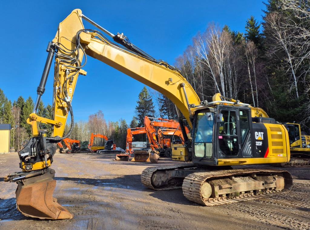 CAT 323 F L