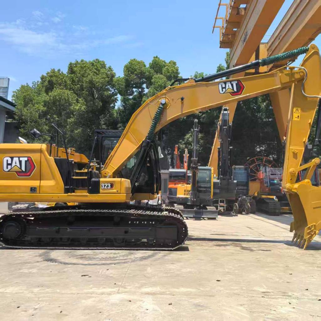 CAT 323