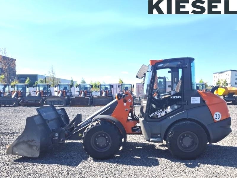 Chargeuse compacte Hitachi ZW 75-6 — occasion 2022, 945 h