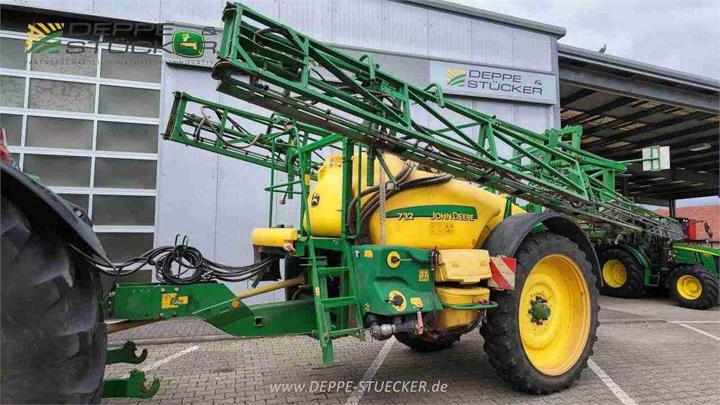 John Deere 732