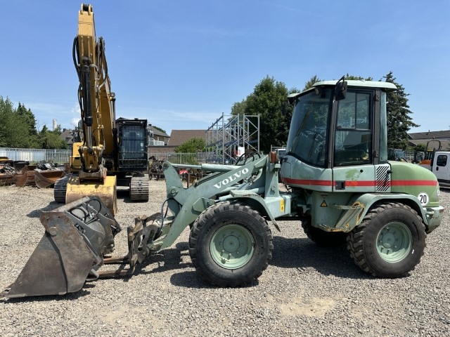 Chargeuse sur pneus Volvo L 30 B-Z/X netto 22.000€ — occasion 2008, 4 008 h
