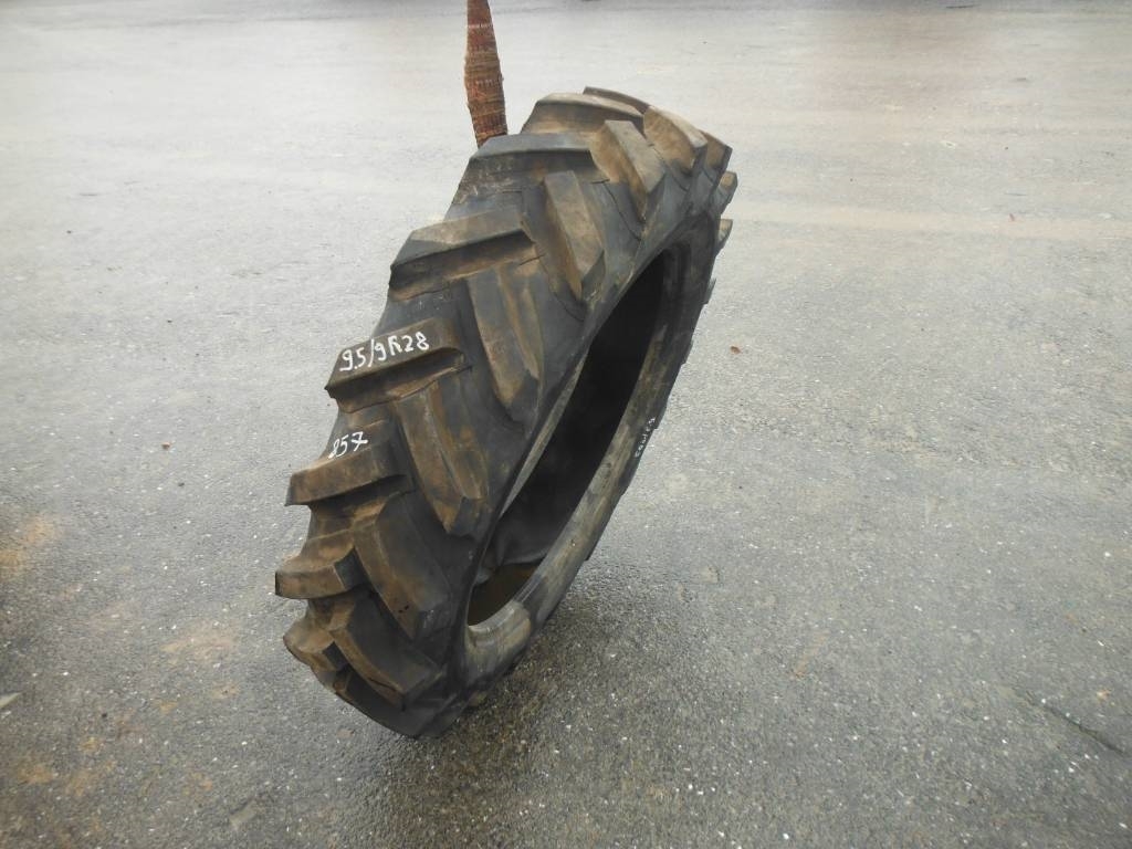 Michelin 9.5/9R28