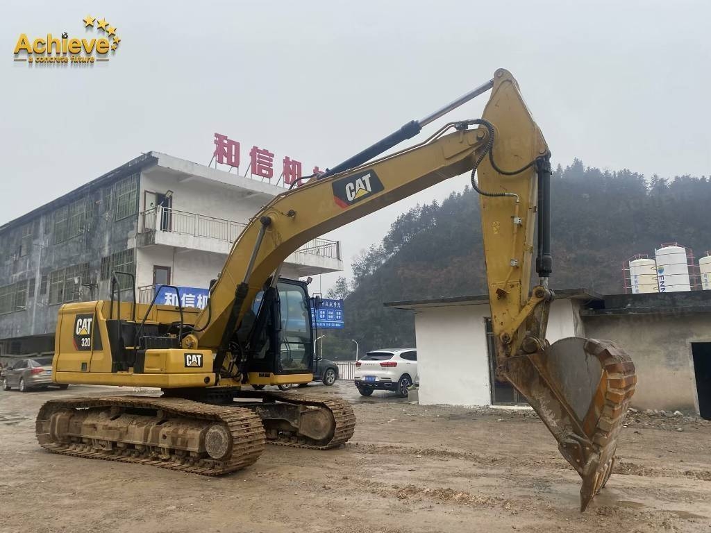 Pelle sur chenilles Caterpillar 320 — occasion 2019, 5 438 h