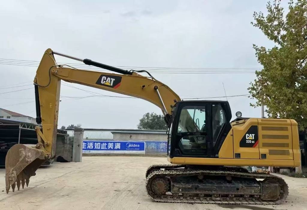 CAT 323 D L