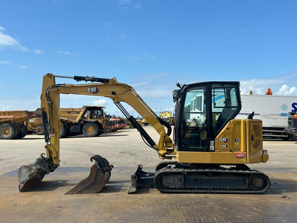 Pelle sur chenilles Caterpillar 306 CR — occasion 2021, 3 027 h