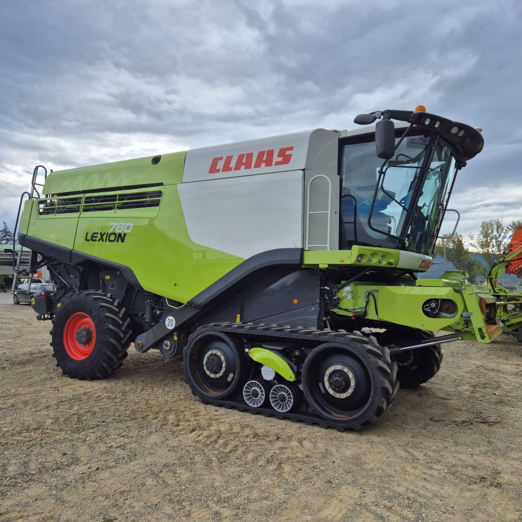 CLAAS Lexion 780TT(4X4) z hederem