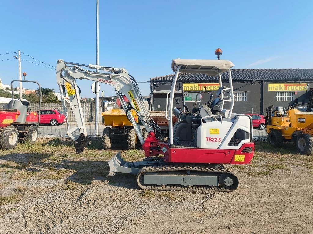Takeuchi TB 225