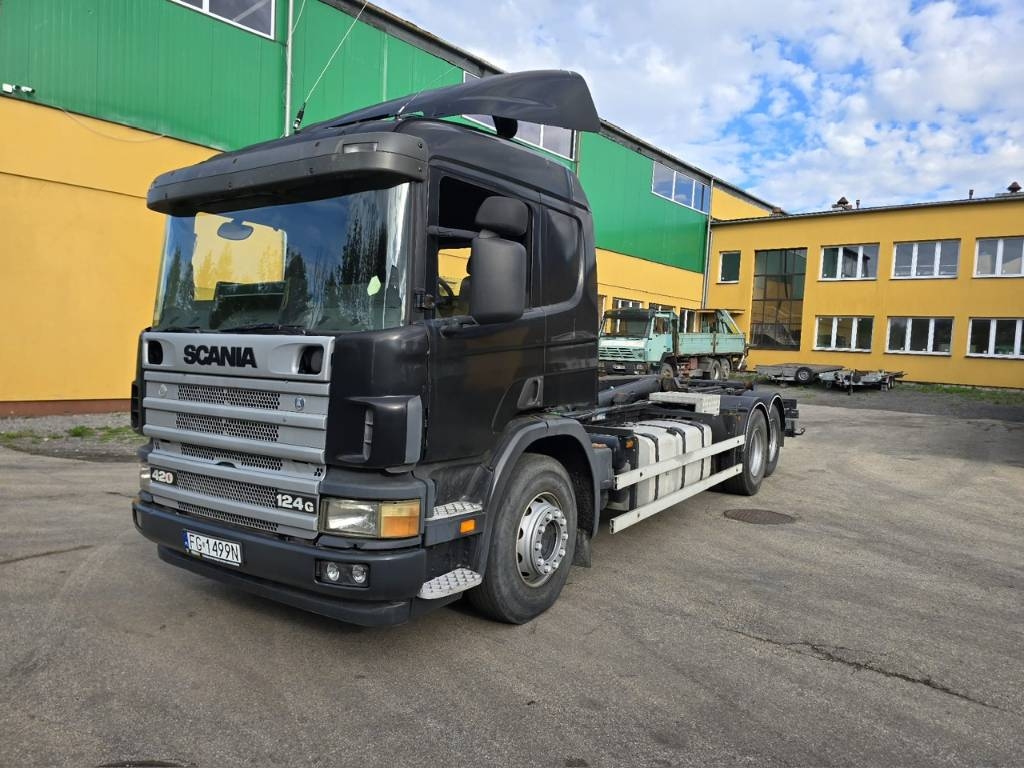 Scania 124 G 420 Hakowiec
