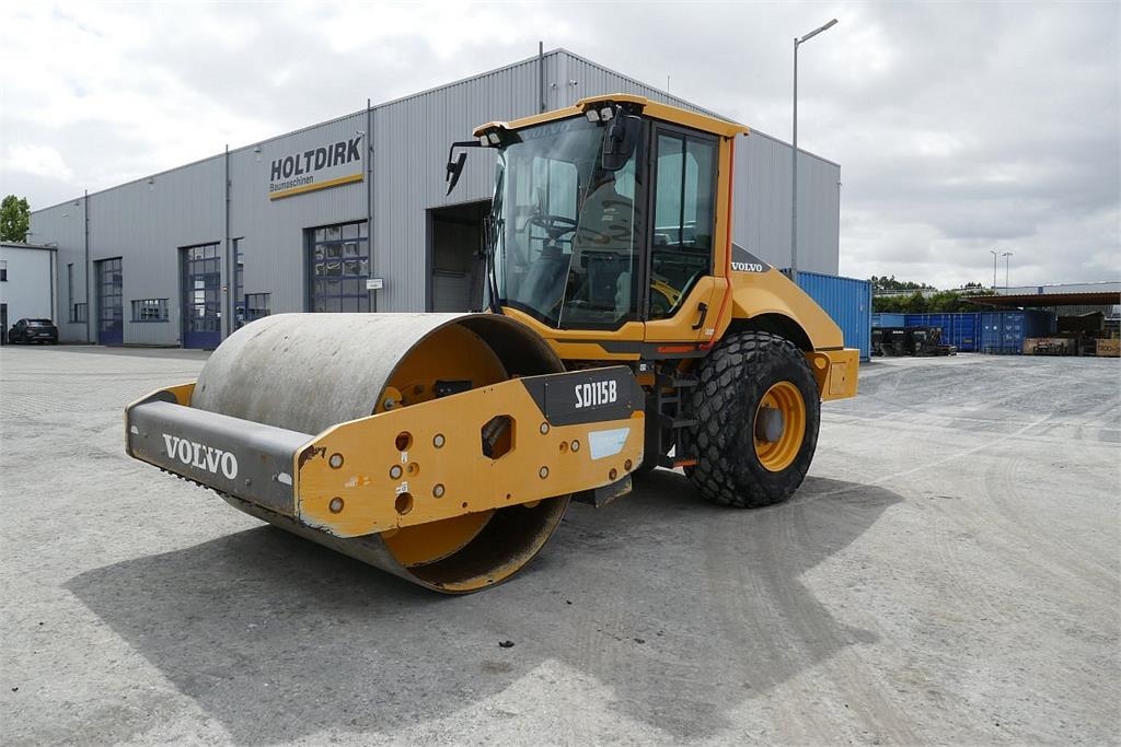 Compacteur Volvo SD 115 B — occasion 2019, 2 453 h
