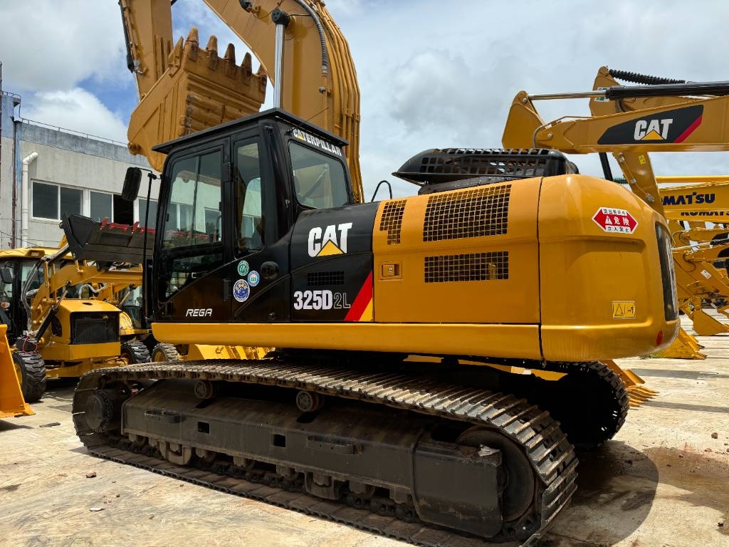 CAT 325 D