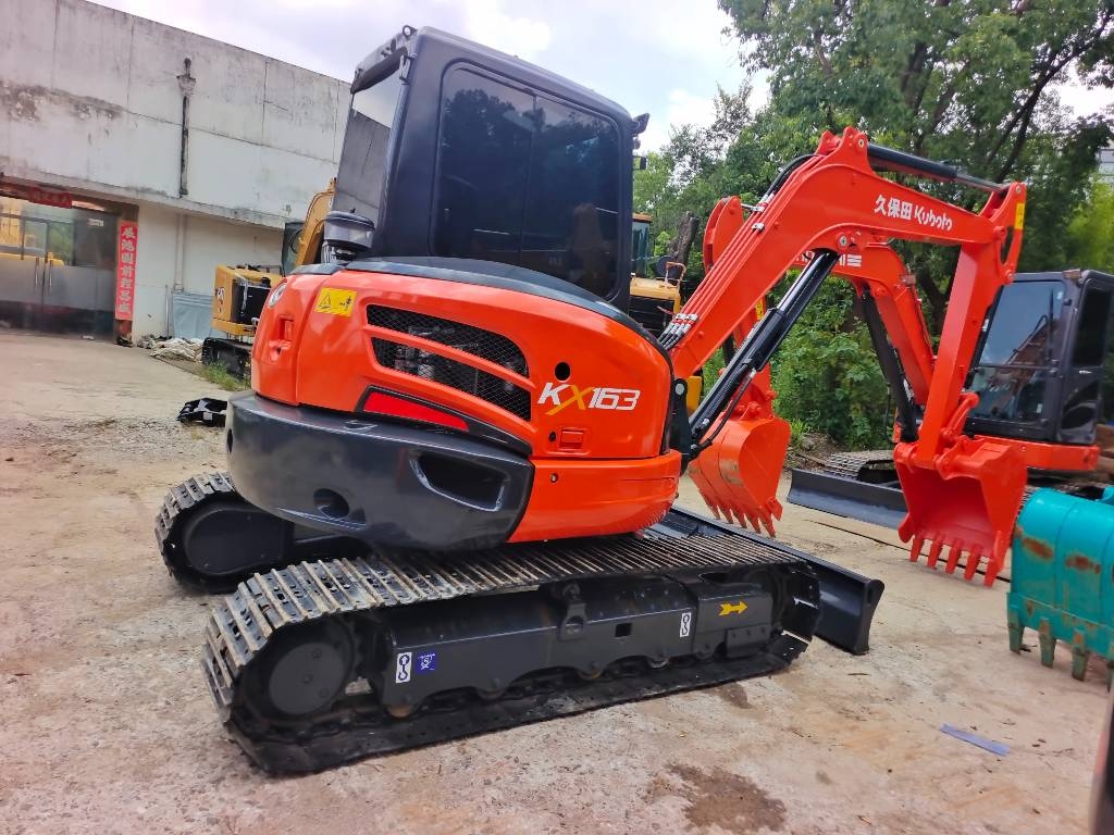 Mini-pelle Kubota KX163 3000 units excavators in stock — occasion 2024, 500 h
