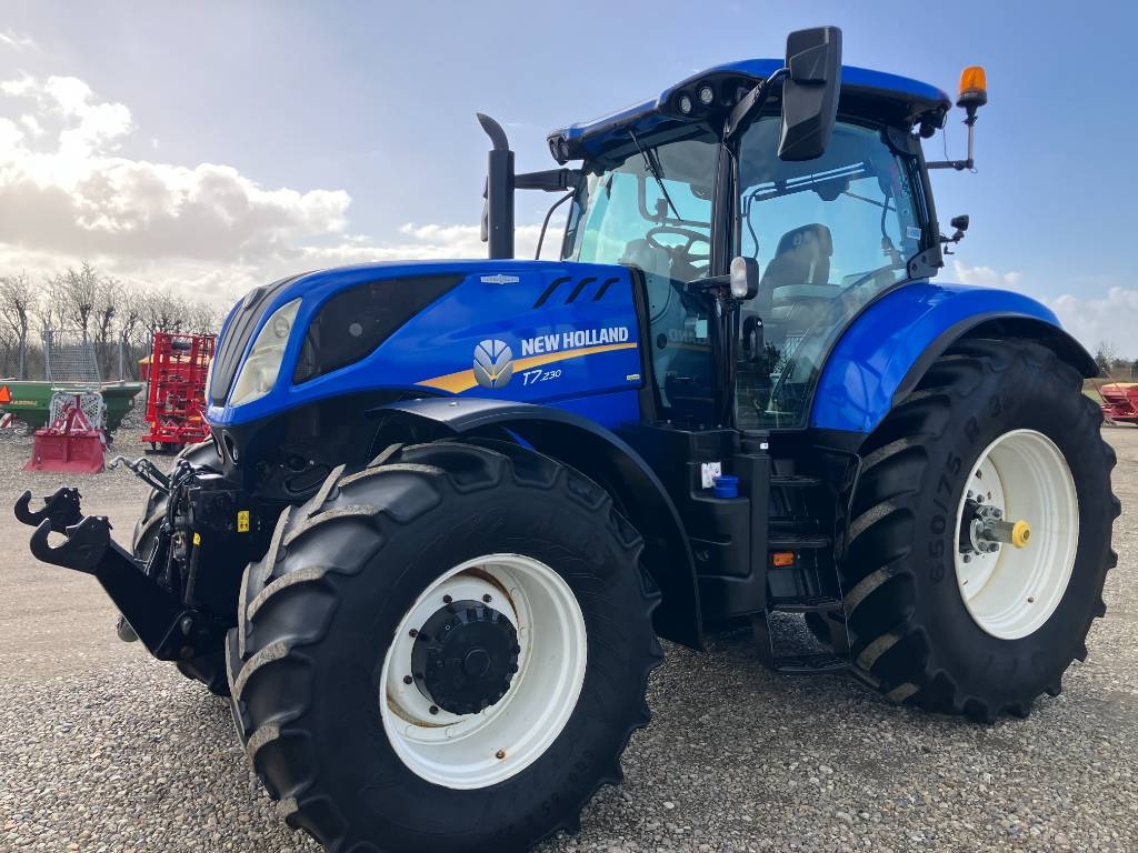 New Holland T 7.230