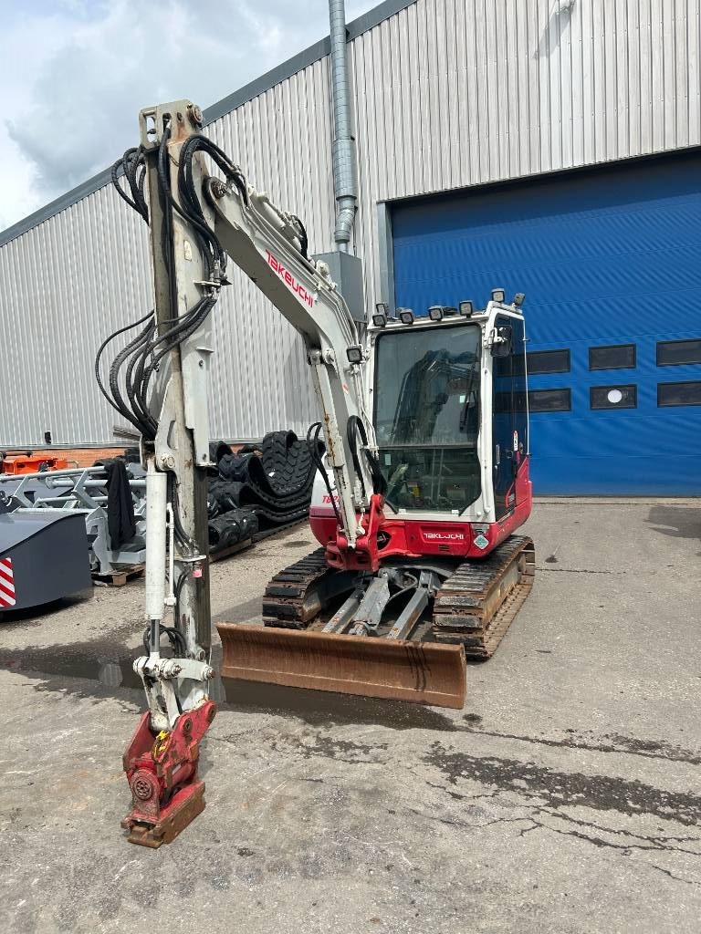 Takeuchi TB 240