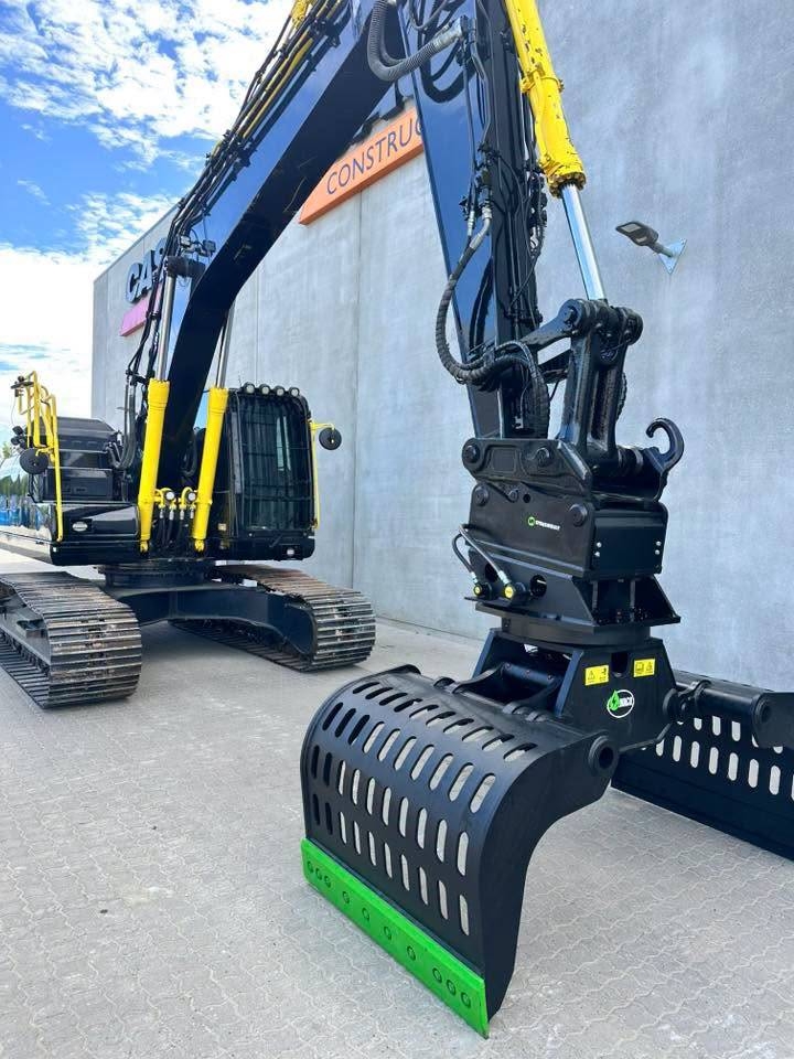 Komatsu PC210-11