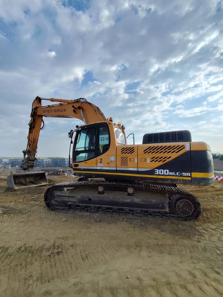 Hyundai HLC300-9a