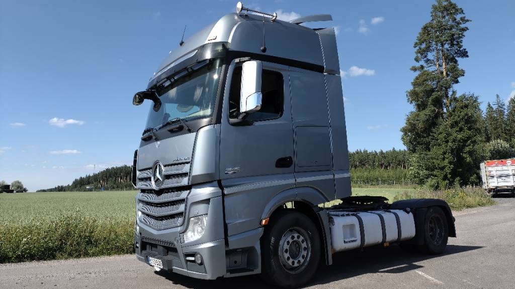 Mercedes-Benz Actros 1845 täysilma,gigaspace