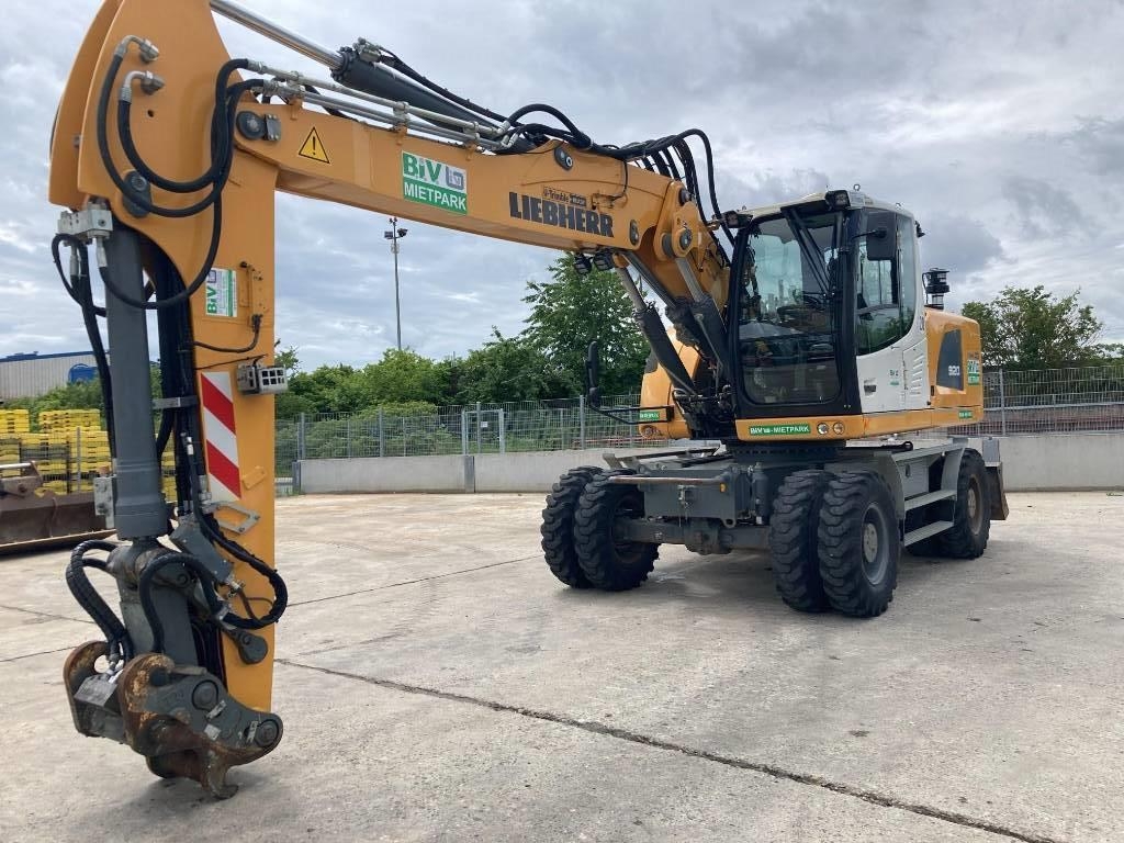 Pelle sur pneus Liebherr A 920 Litronic — occasion 2018, 5 700 h