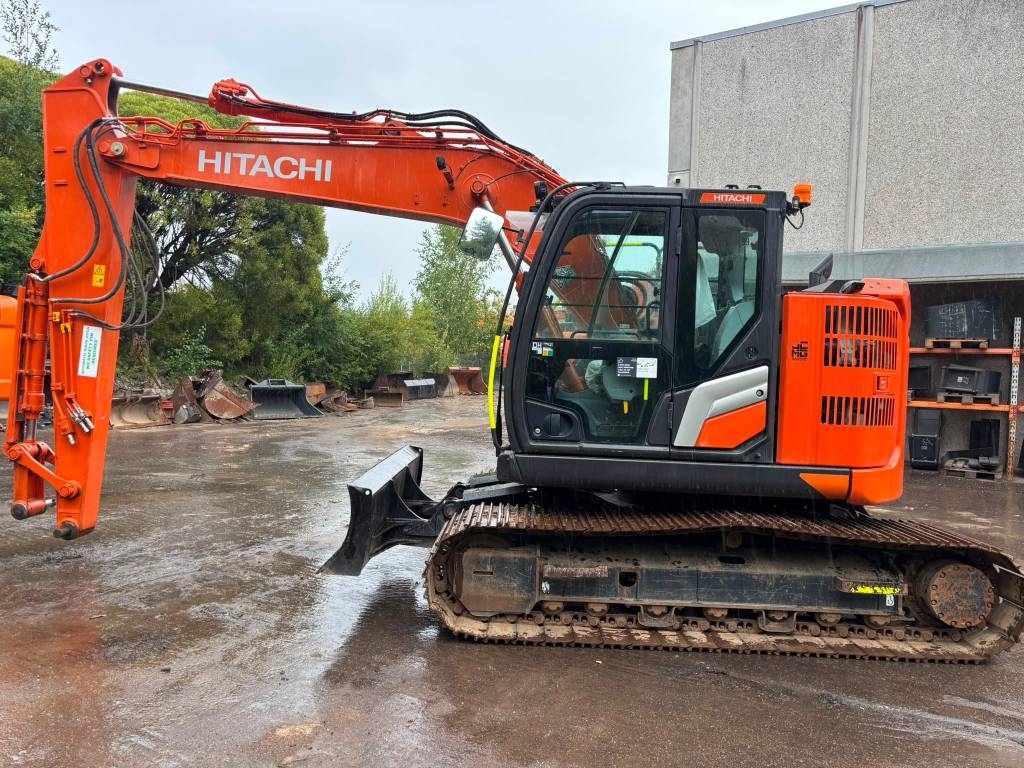 Pelle sur chenilles Hitachi ZX135US-7 — occasion 2024, 1 350 h