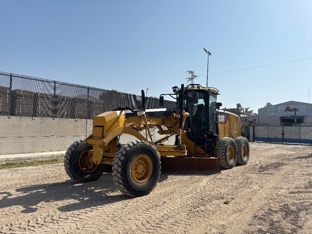 CAT 140 M 2