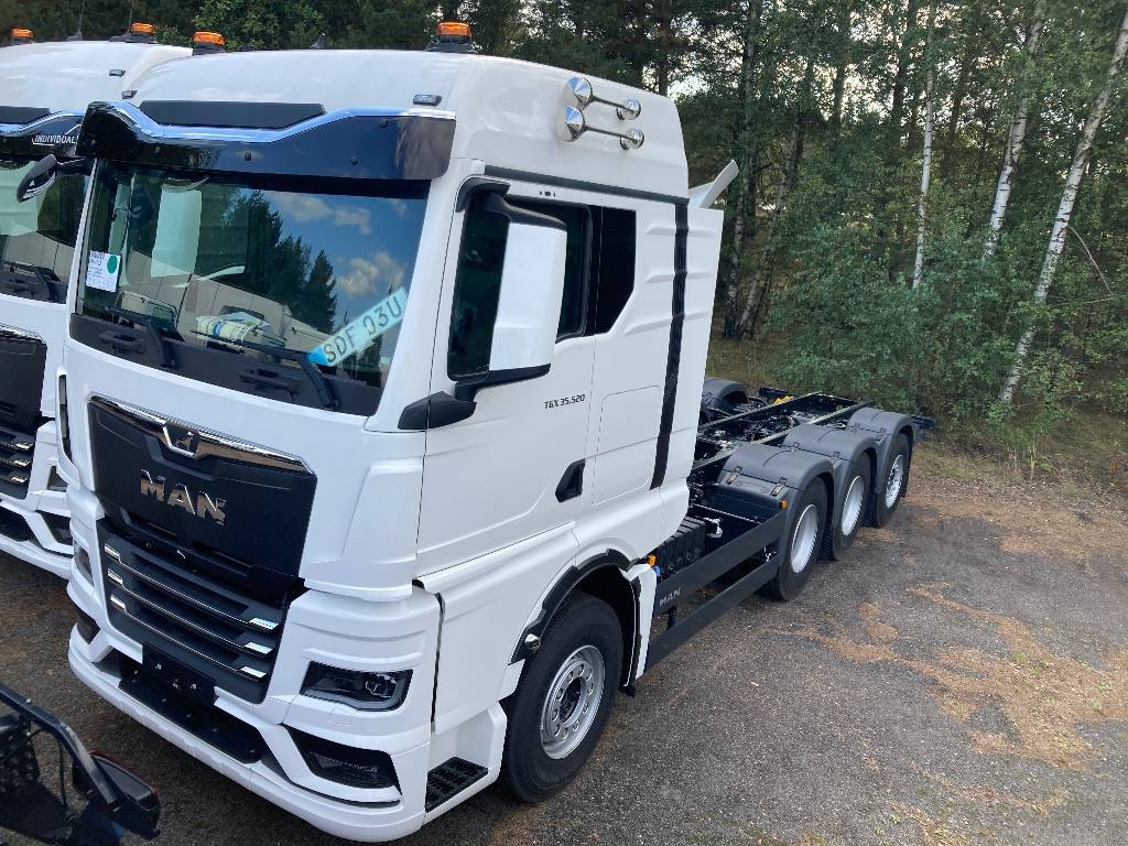 MAN TGX 35.520 8x4-4 BL CH chassi