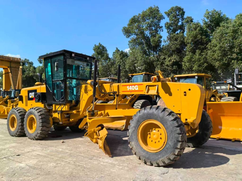 Niveleuse Caterpillar 140 G — occasion 2025, 2 600 h