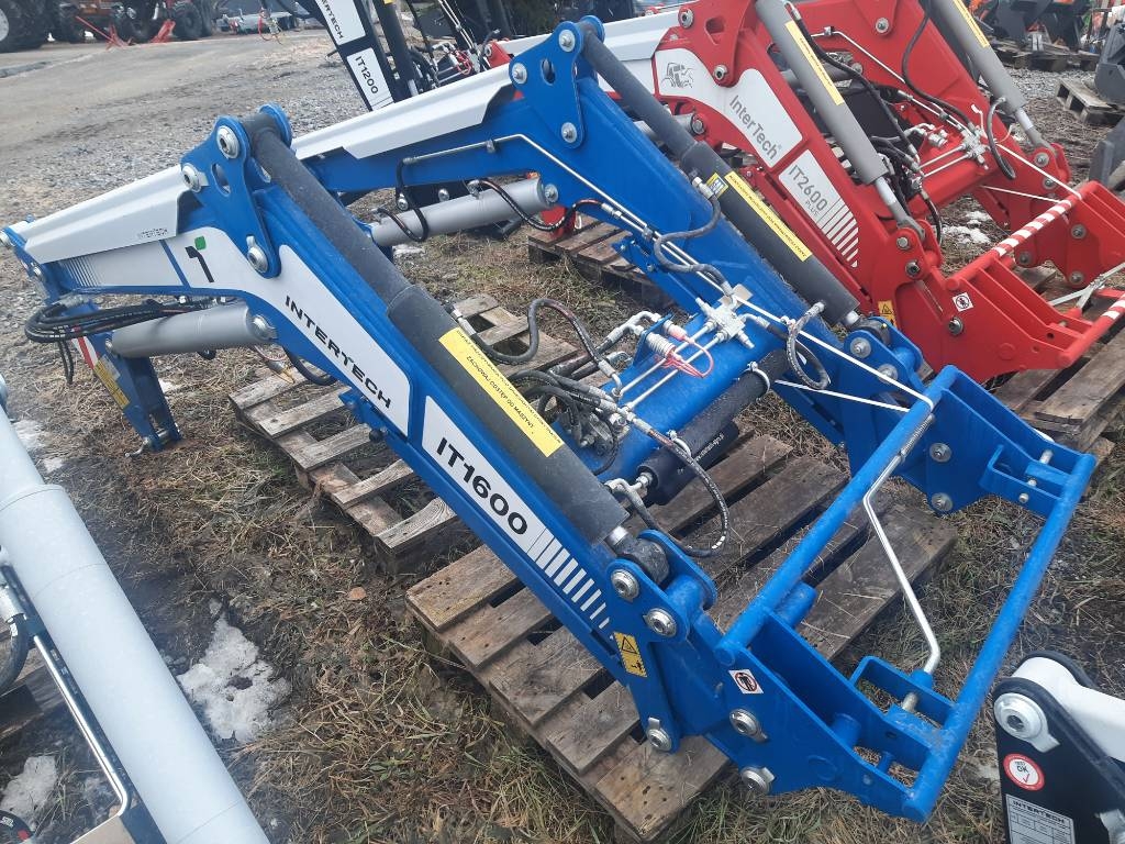 Inter-Tech IT1600 New Holland M ja 8000 sarja