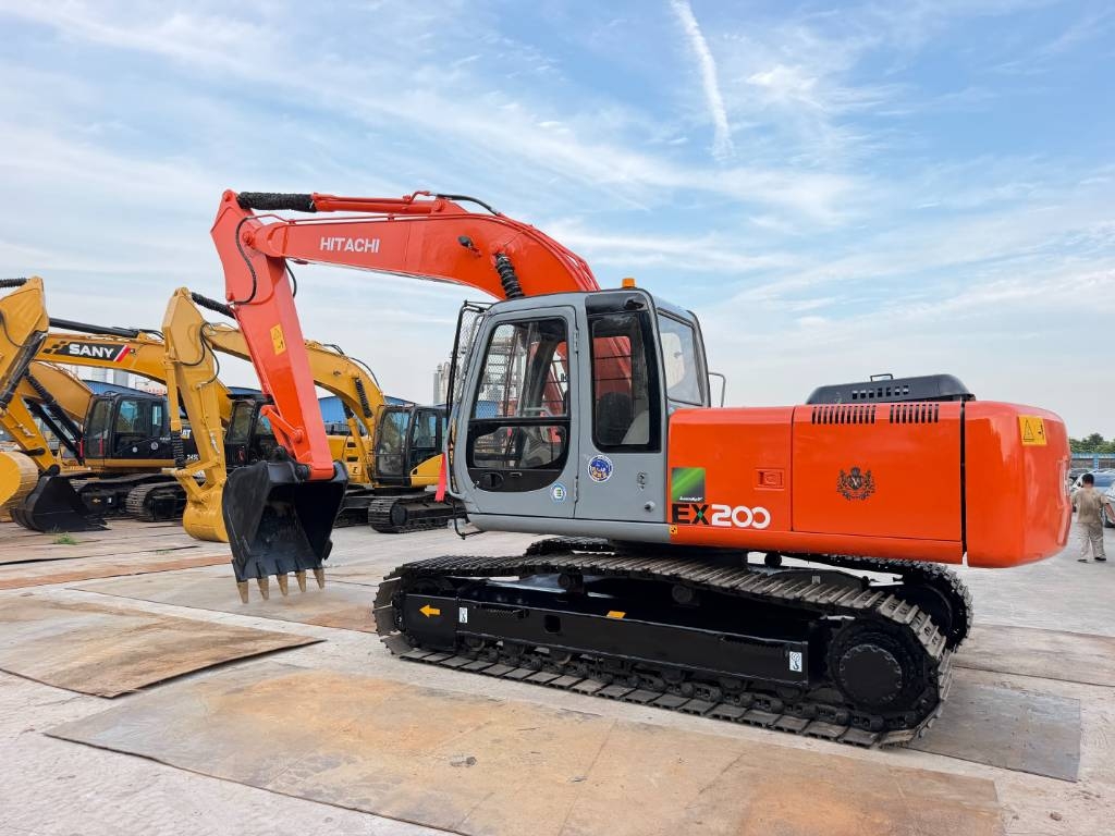Hitachi EX200