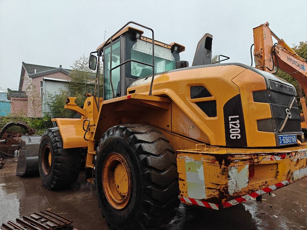 Chargeuse sur pneus Volvo L 120 G — occasion 2016, 4 700 h