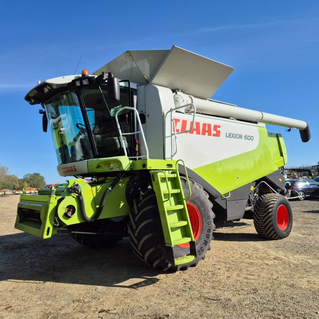 CLAAS Lexion 600 z hederem