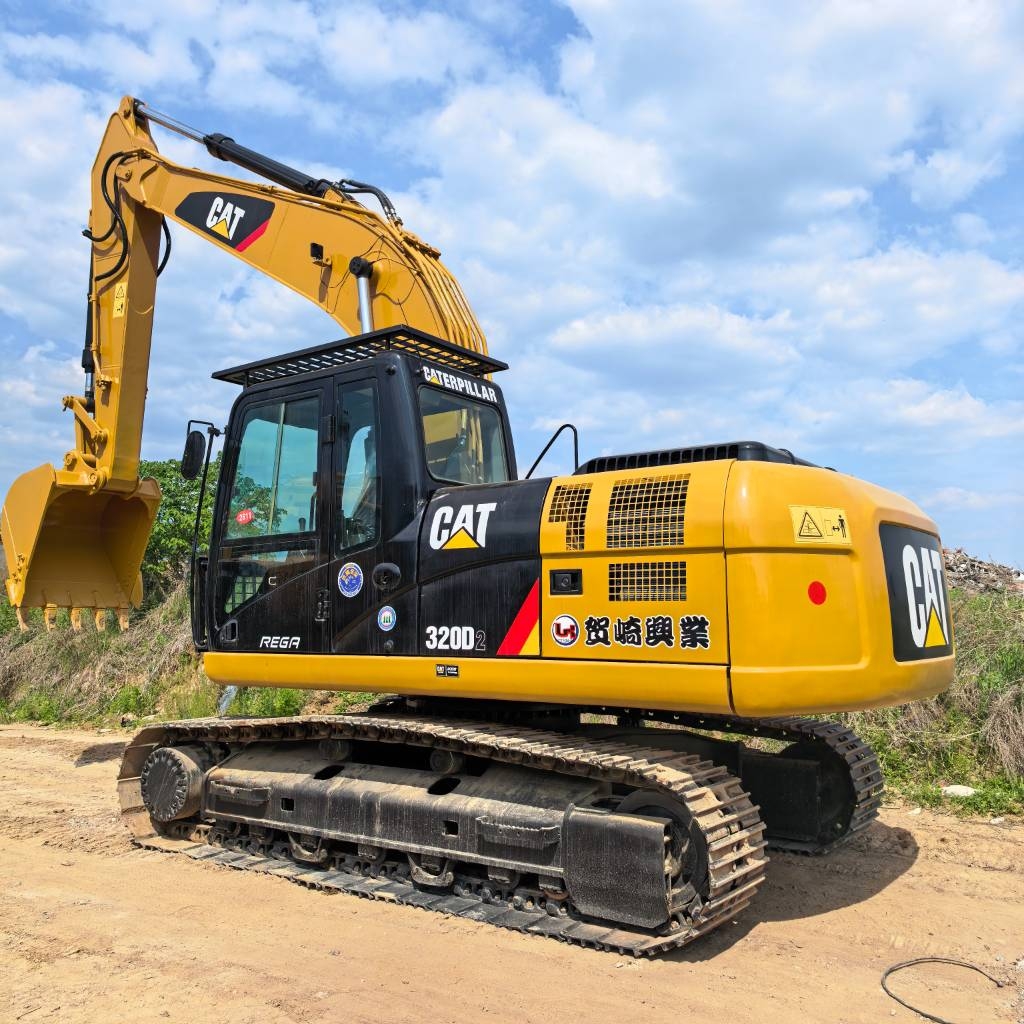 Mini-pelle Caterpillar 320D2 — occasion 2025, 690 h