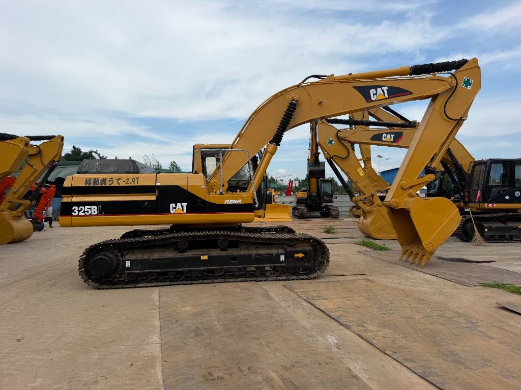 Pelle sur chenilles Caterpillar 325B — occasion 2017