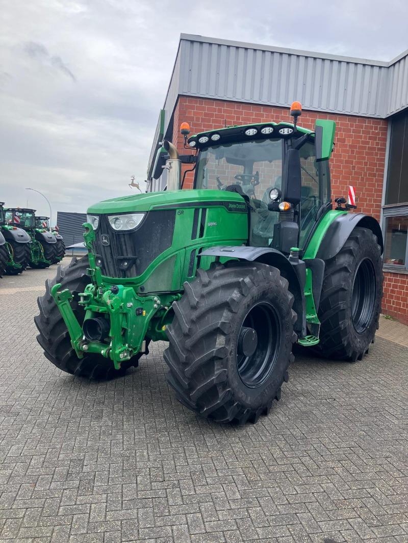John Deere 6R 230