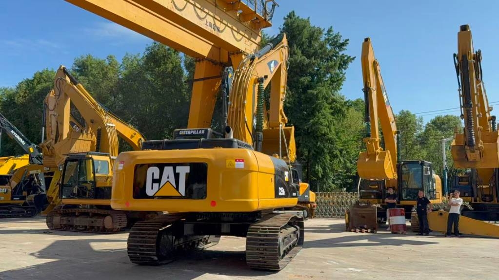 CAT 325 D