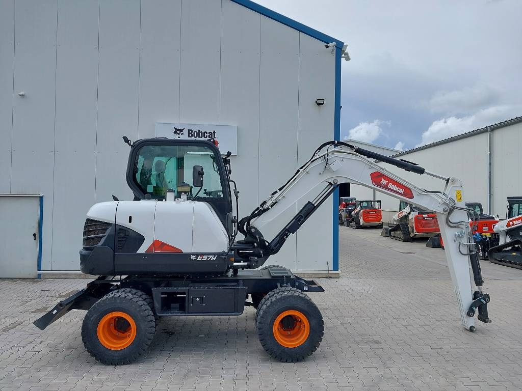 Pelle sur pneus Bobcat E 57 W — occasion 2023, 80 h
