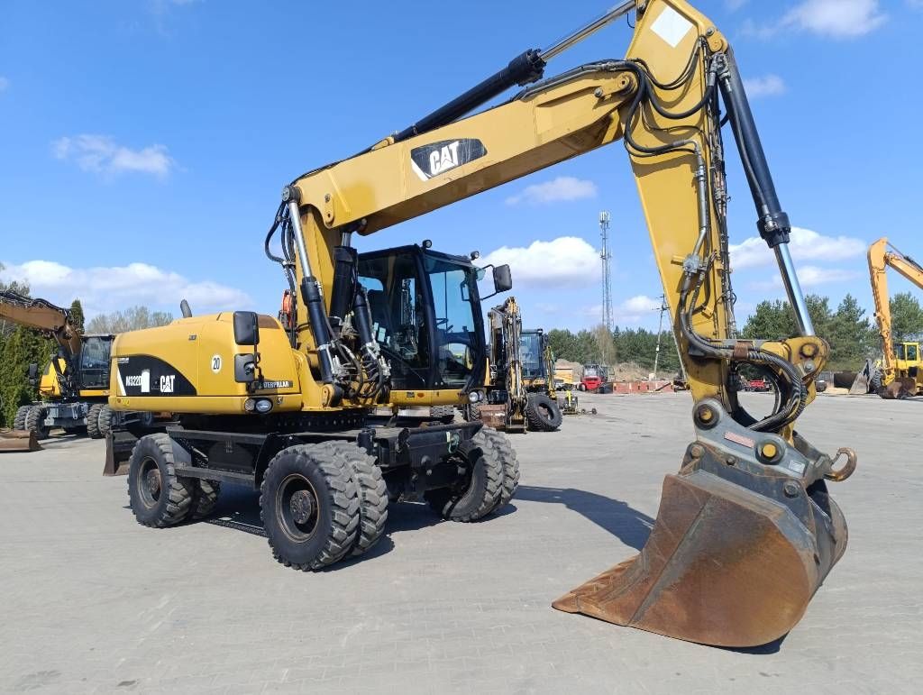 CAT M322D