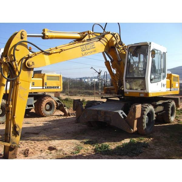 Liebherr A 902