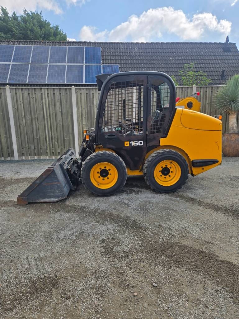 Chargeuse compacte JCB Robot 160 — occasion 2011, 1 860 h